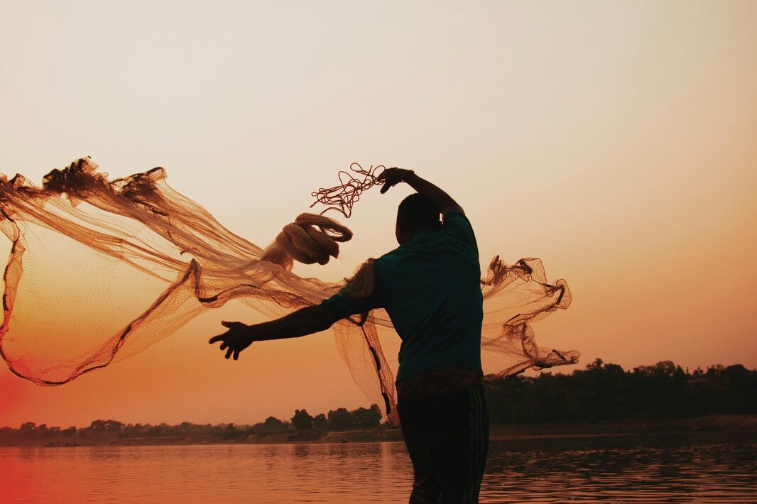 Svetlo večer: Protokol pre elimináciu modrého svetla (brýle, stmavenie) pre lepší spánok