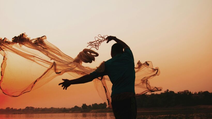 Svetlo večer: Protokol pre elimináciu modrého svetla (brýle, stmavenie) pre lepší spánok