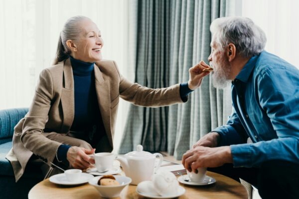 Pigmentové škvrny na rukách: Laser vs. chemický peeling