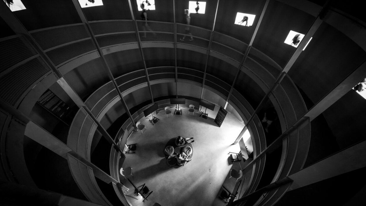 Význam vitamínu D a slnečného žiarenia: Metabolizmus a riziko poškodenia kože