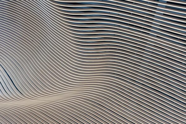 Self-soothing dotyk: bezpečné techniky upokojenia cez ruky a tvár