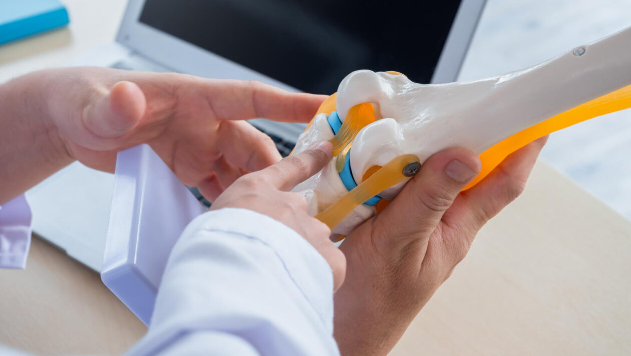 Liečba kmeňovými bunkami: Môžu vám skutočne zachrániť koleno pred operáciou